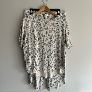 L.L. Bean Cream Blue Floral Short Sleeve Cropped Pants Pajamas Large